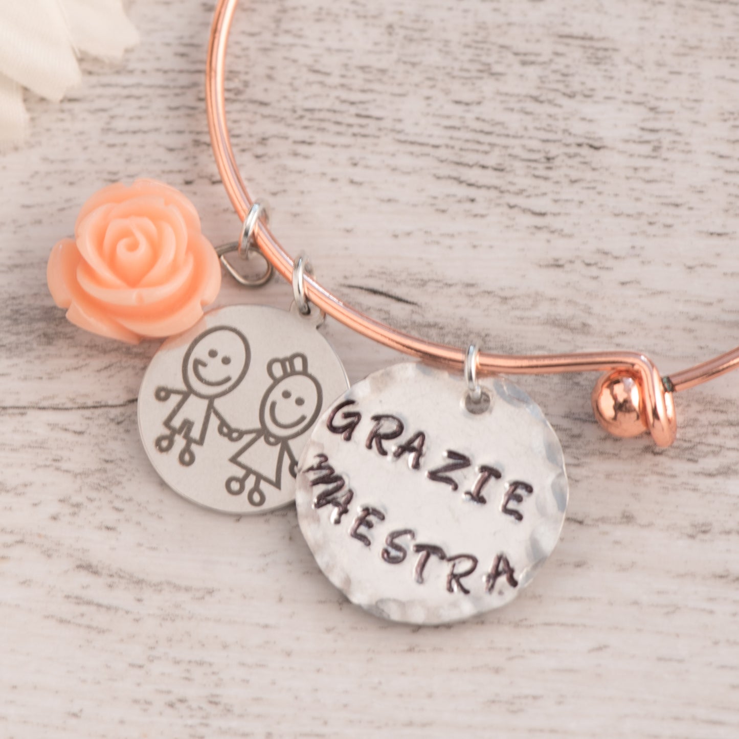 Bracciale con charms bimbi scuola