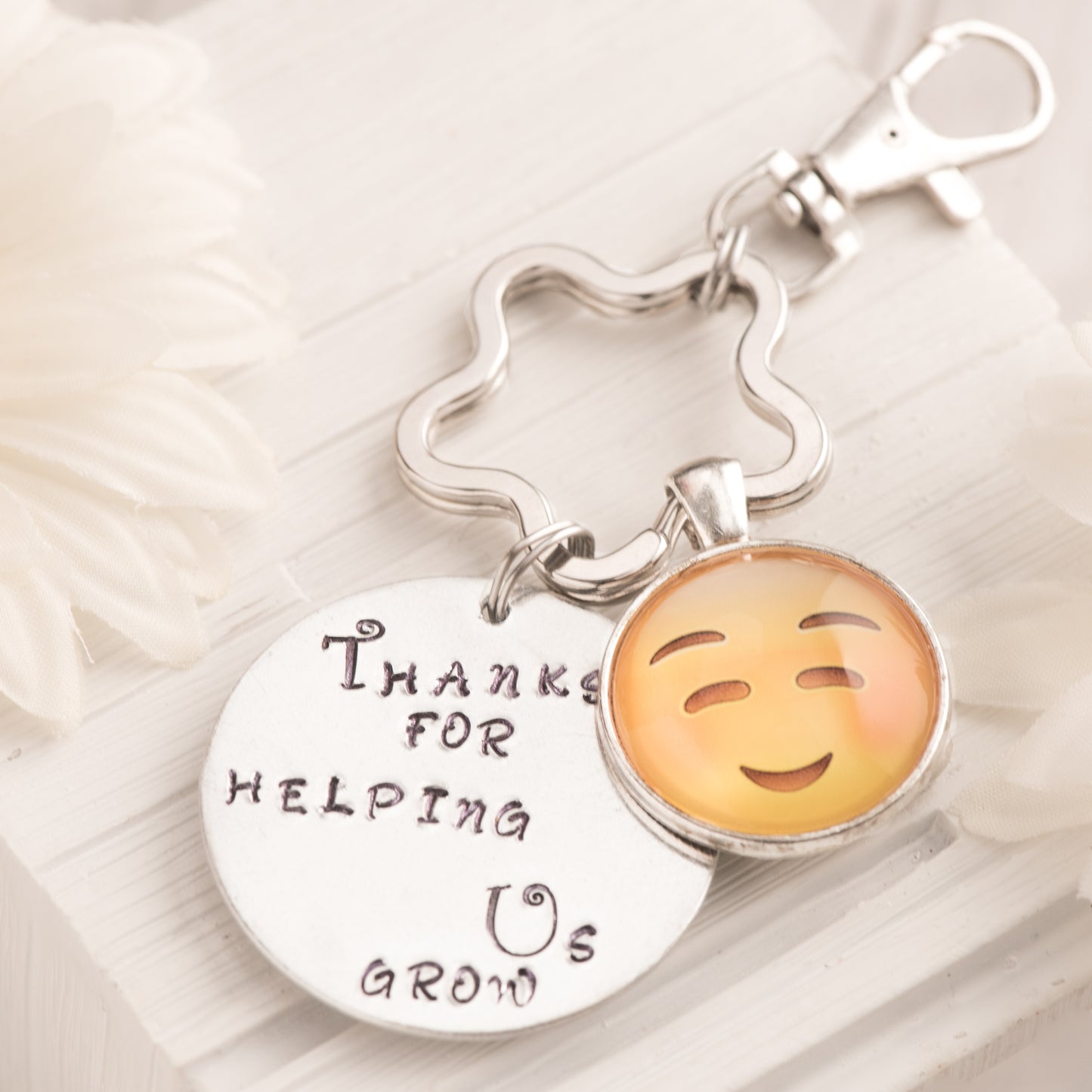 Ciondolo maestra con frase incisa