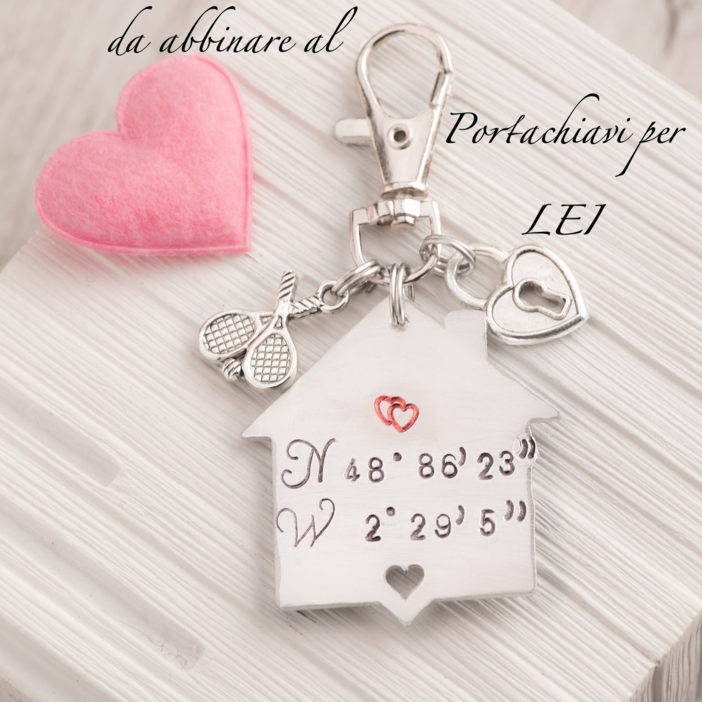 Portachiavi coordinate incise e ciondolo chiave