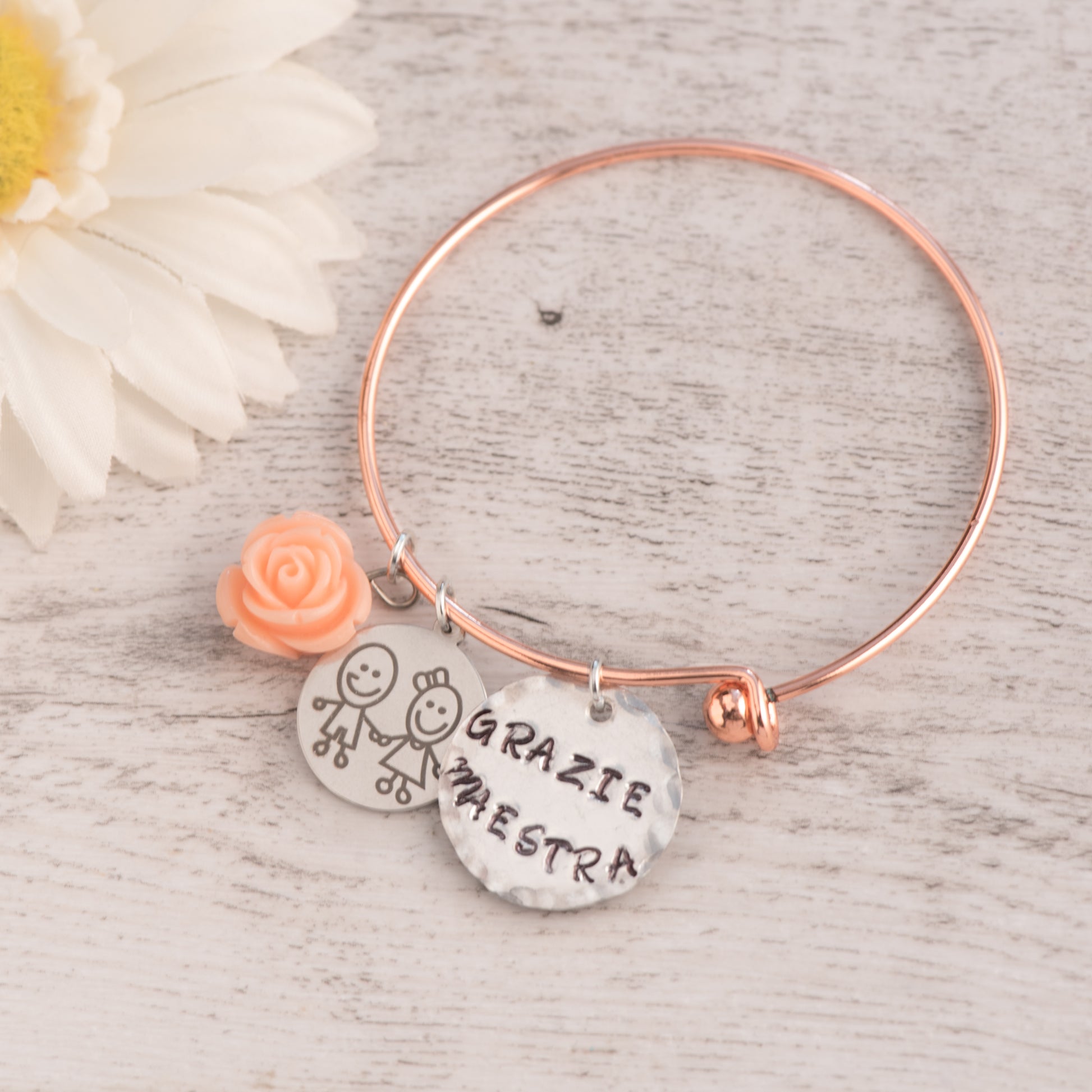 Bracciale con charms bimbi scuola